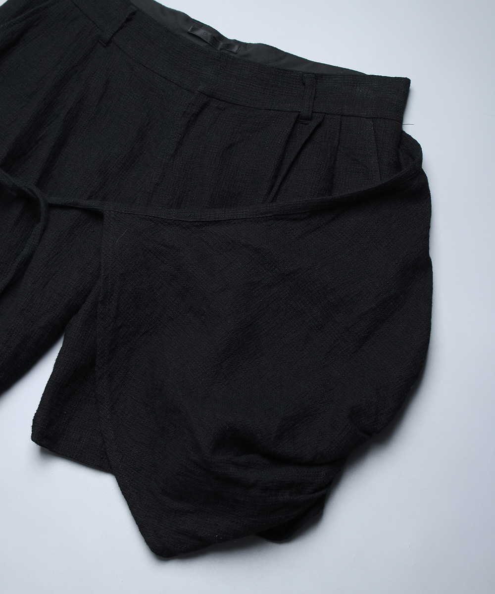 DISCOVERED linen shorts