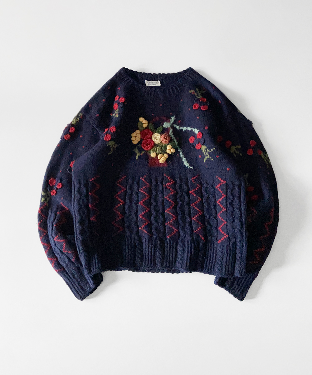 vtg floral embro crewneck wool sweater